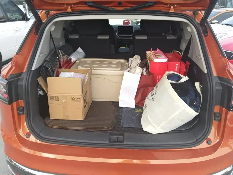 VOLKSWAGEN ID.6 CROZZ