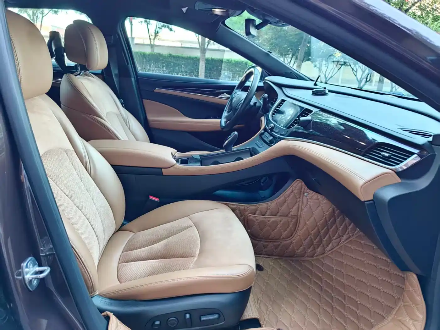 Buick LaCrosse 2016 Model 28T Luxury фото 12