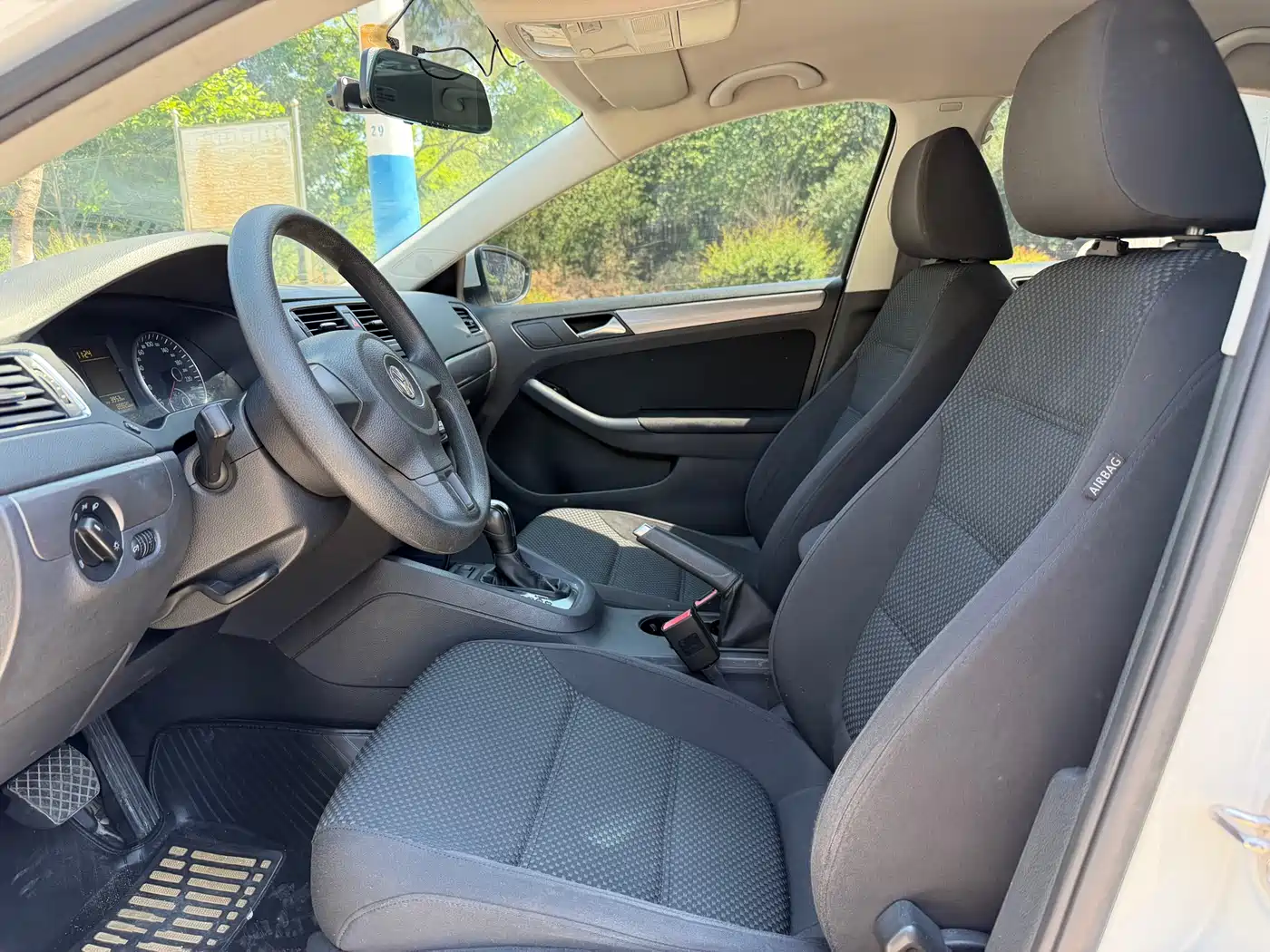 Volkswagen Sagitar 2012 1.4TSI Automatic Luxury фото 9