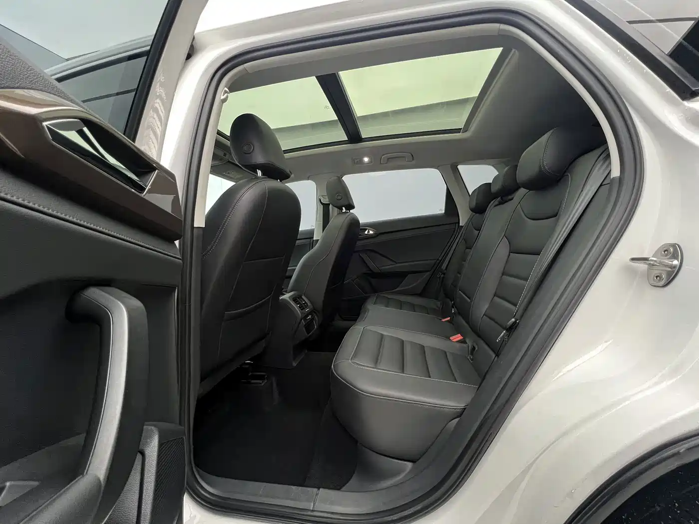 Volkswagen Tharu, миниатюра 13
