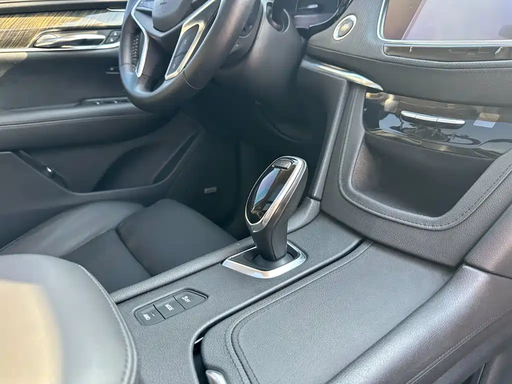 Cadillac XT5 2017 2016 28T AWD Luxury Model