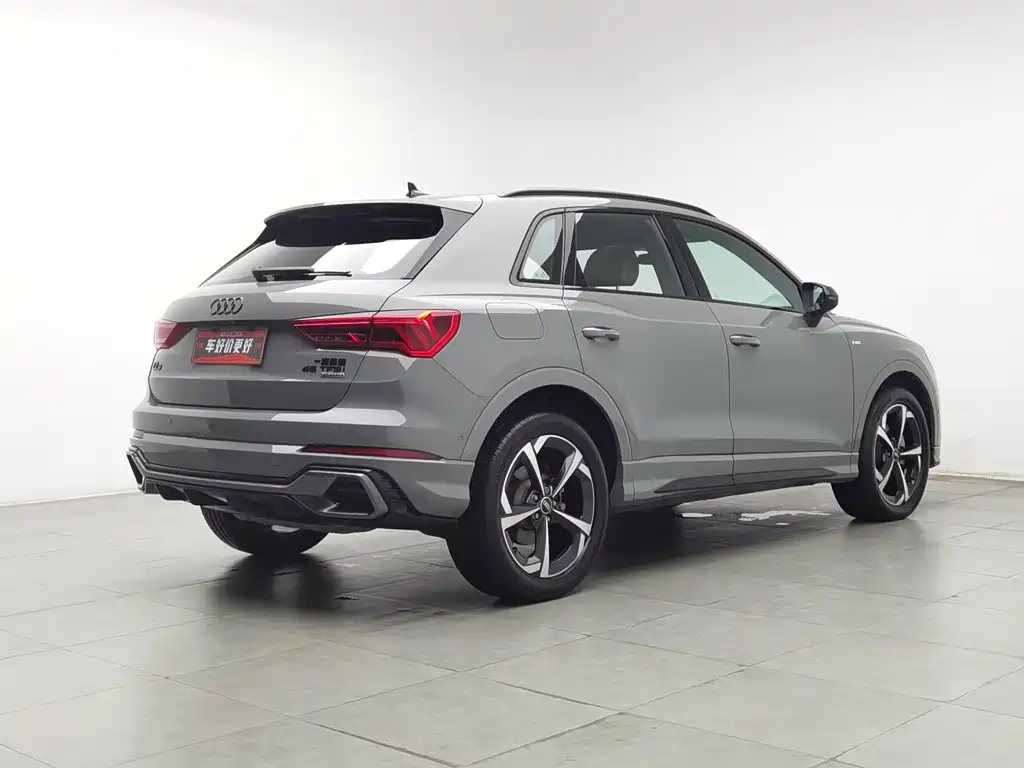 Фото 2 - Audi Q3
