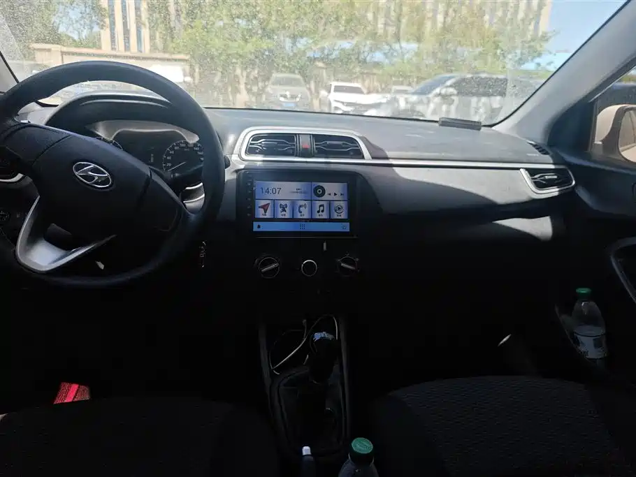 Hyundai Verna 2020 1.4L Manual GL Renewal Edition фото 12