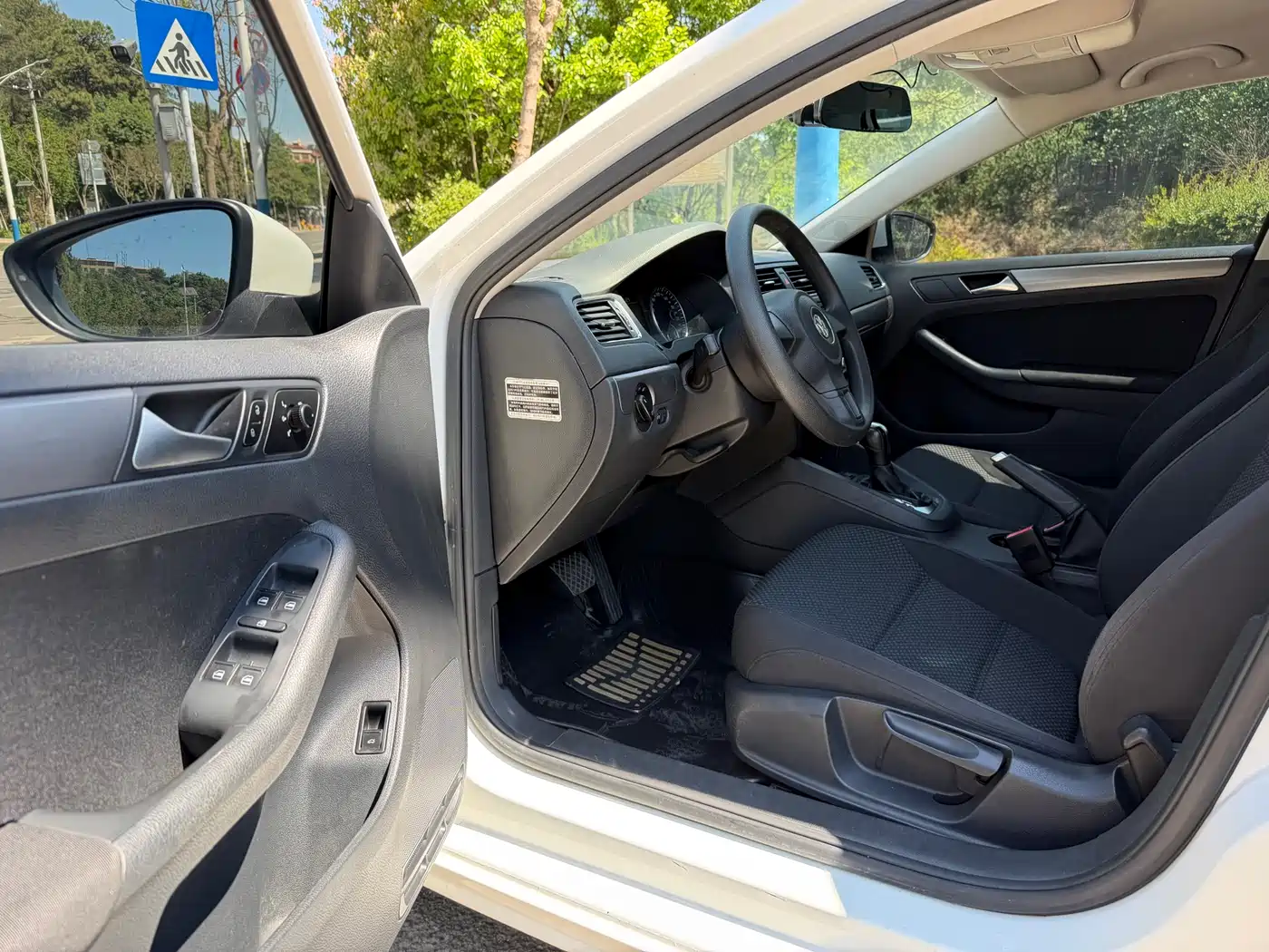 Volkswagen Sagitar 2012 1.4TSI Automatic Luxury фото 10