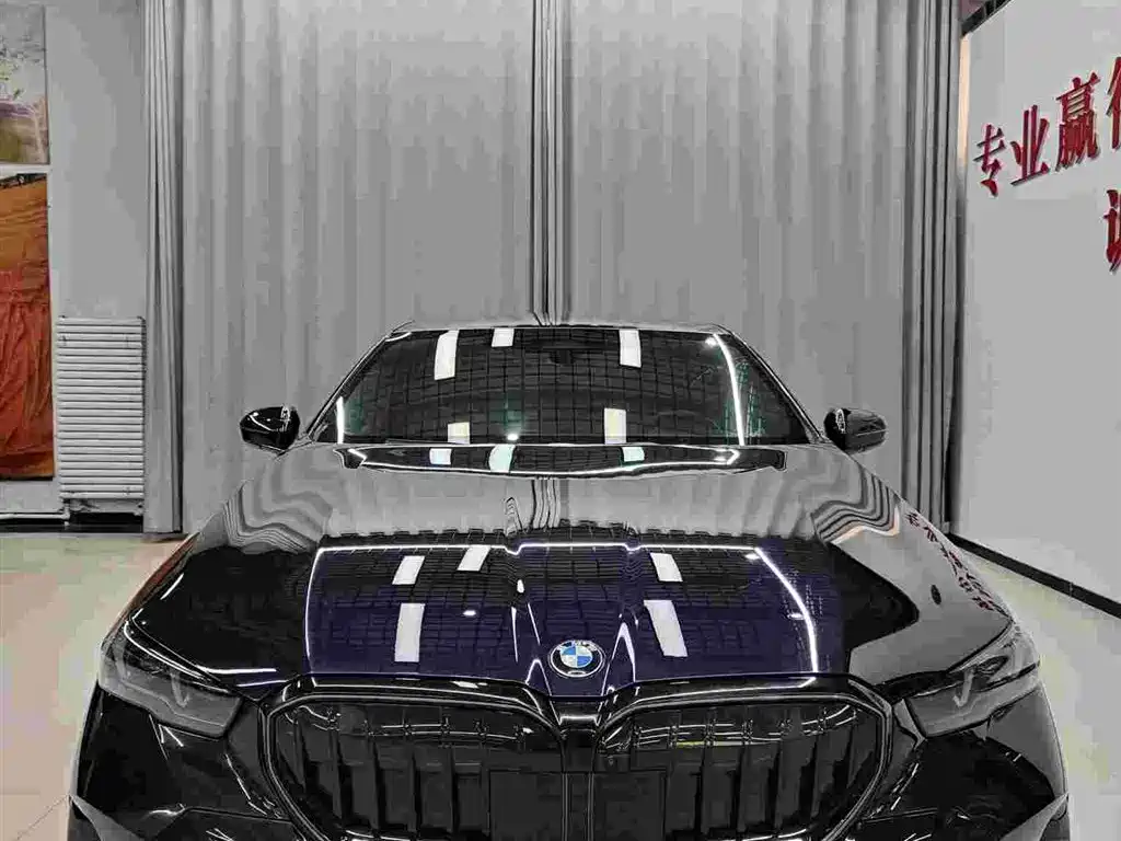 BMW 5 Series (Import) 2024 530i Premium Model M Sport Package фото 2
