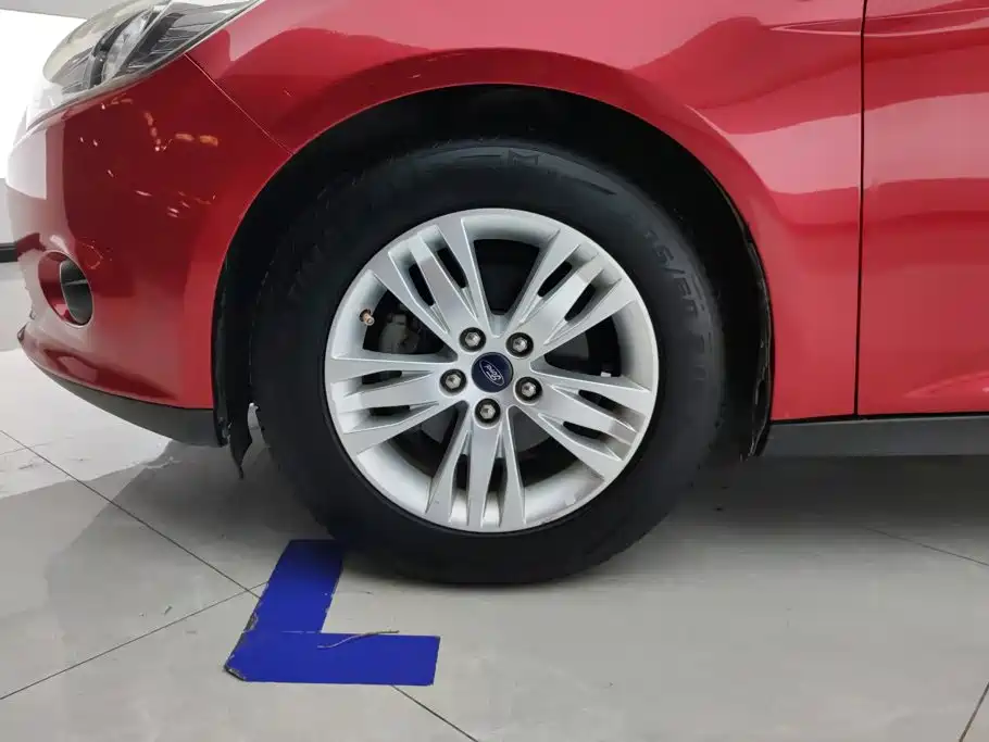Фото 6 - Ford Focus