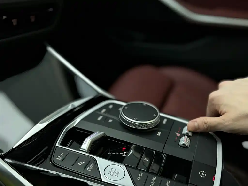 BMW 3 Series 2023 320Li M Sport Package фото 18