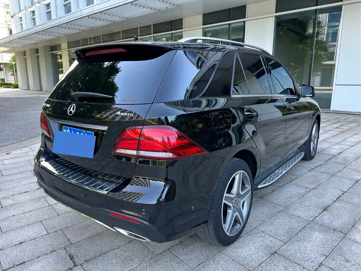 Mercedes-Benz GLE 2018 GLE 400 4MATIC Ultimate Edition фото 4