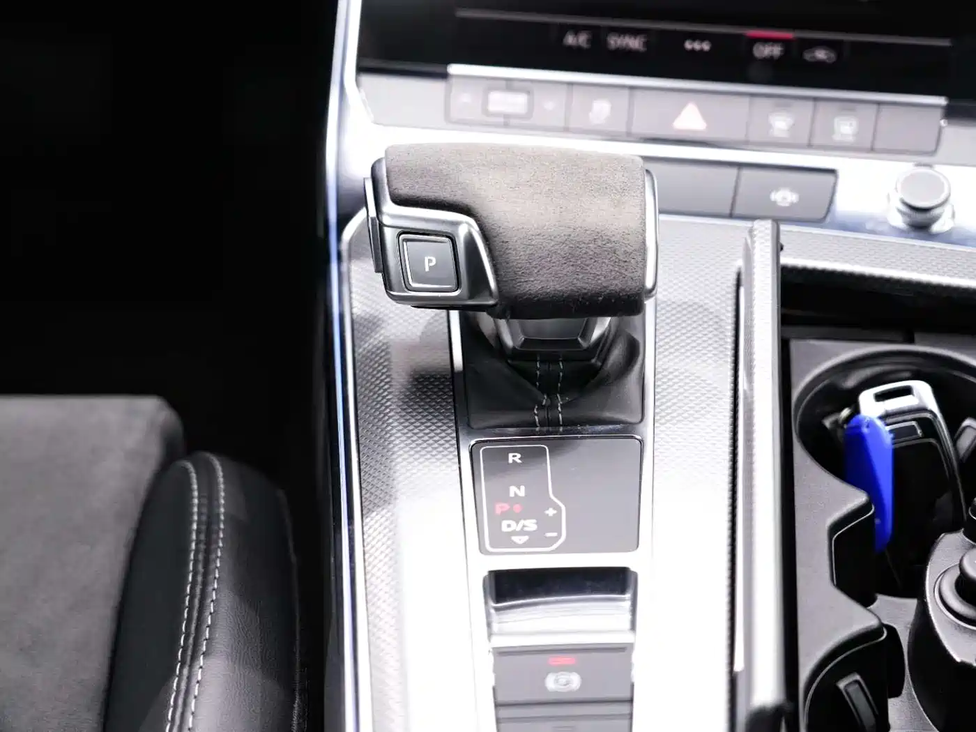 Audi A6L 2021 40 TFSI Luxury Sport фото 24