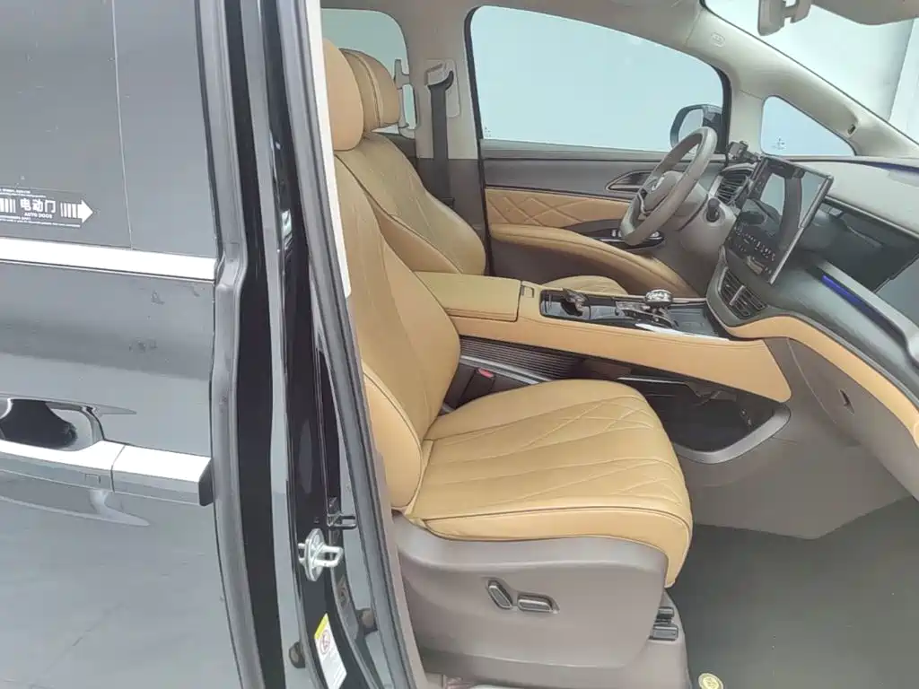 Denza D9 2023 2022 DM-i 970 AWD Flagship