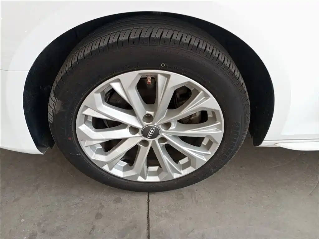 Audi A4L 2019 40 TFSI Progressive (China VI) фото 25