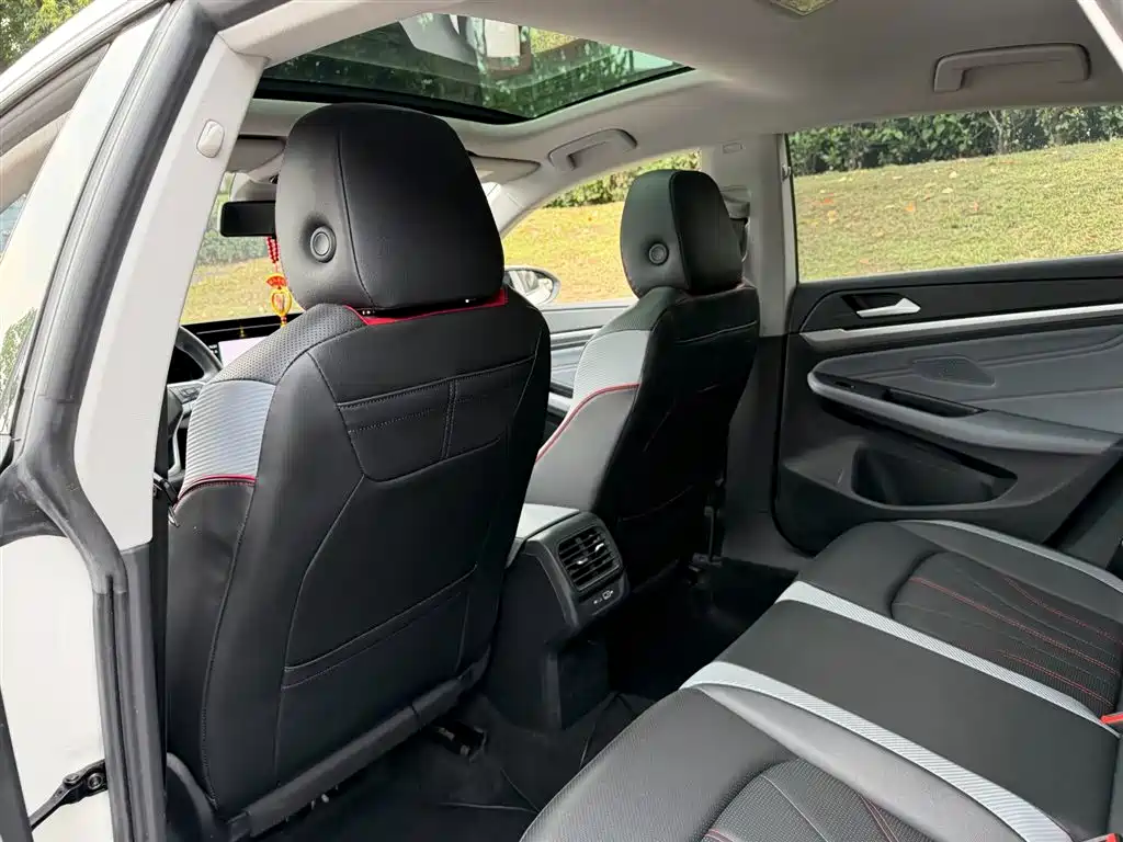 VOLKSWAGEN LINGDU
