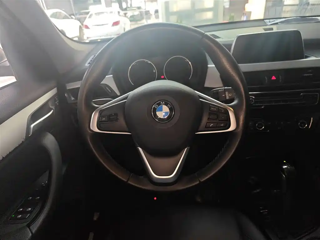 BMW X1 2019 sDrive18Li Fashion Model фото 7