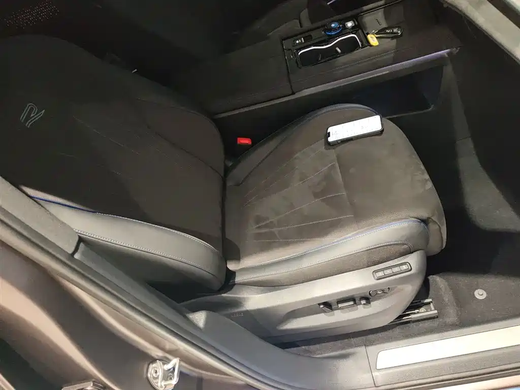 Volkswagen Teramont 2025 Teramont Pro 450TSI 4WD Summit Edition фото 19