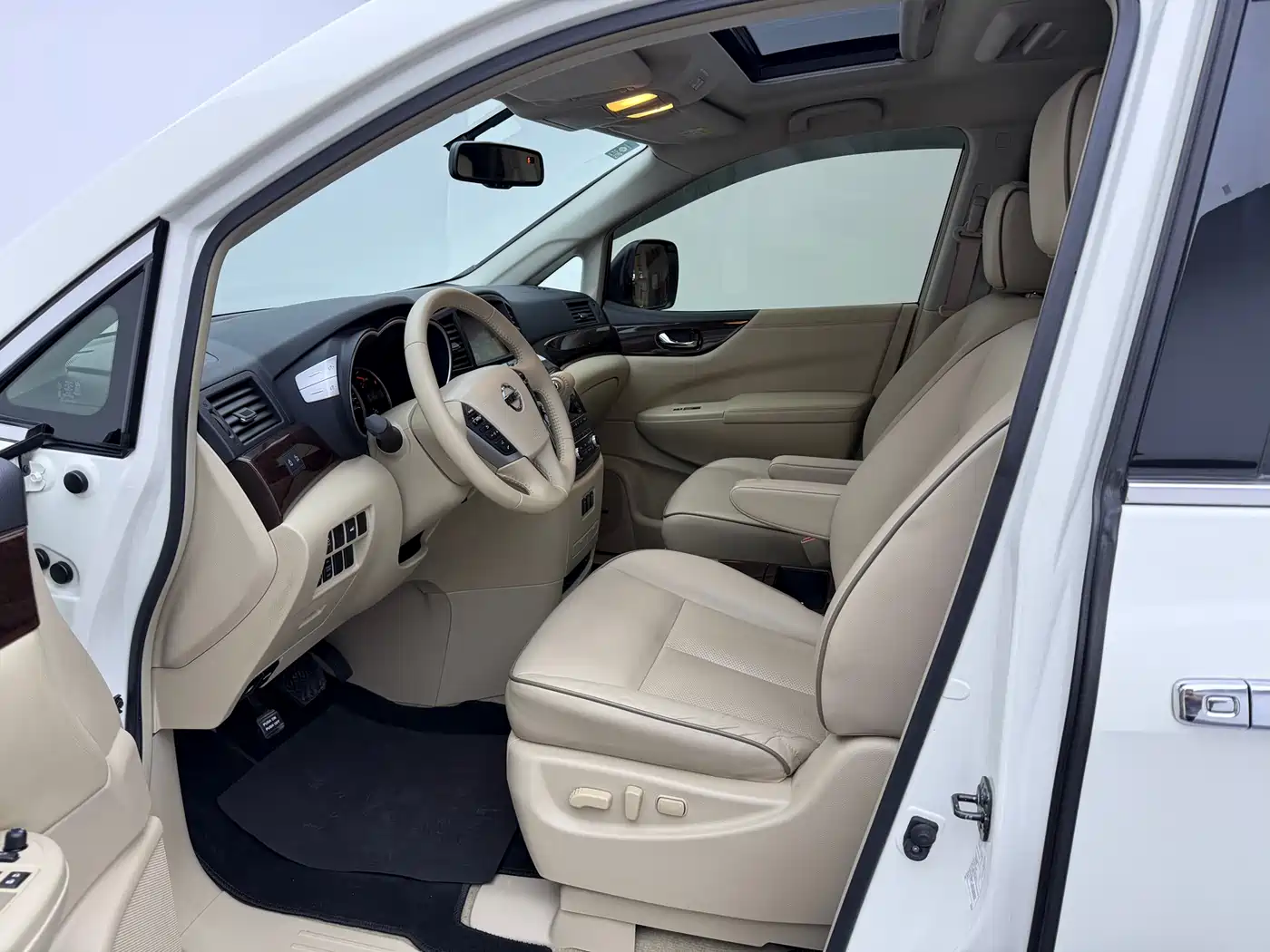 Nissan Quest 2015 3.5L SL фото 5