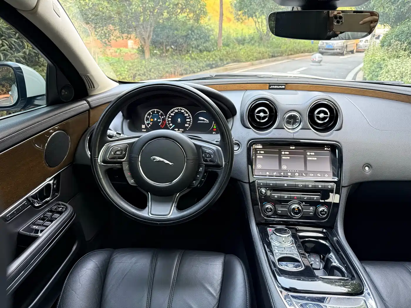 Jaguar XJ 2019 2018 XJL 3.0 SC 2WD Elegant Business Edition