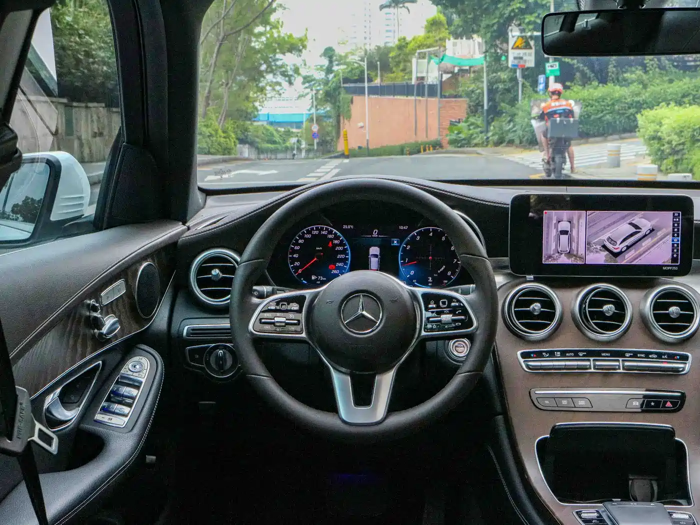 Mercedes-Benz GLC 2020 GLC 260 L 4MATIC Luxury фото 4