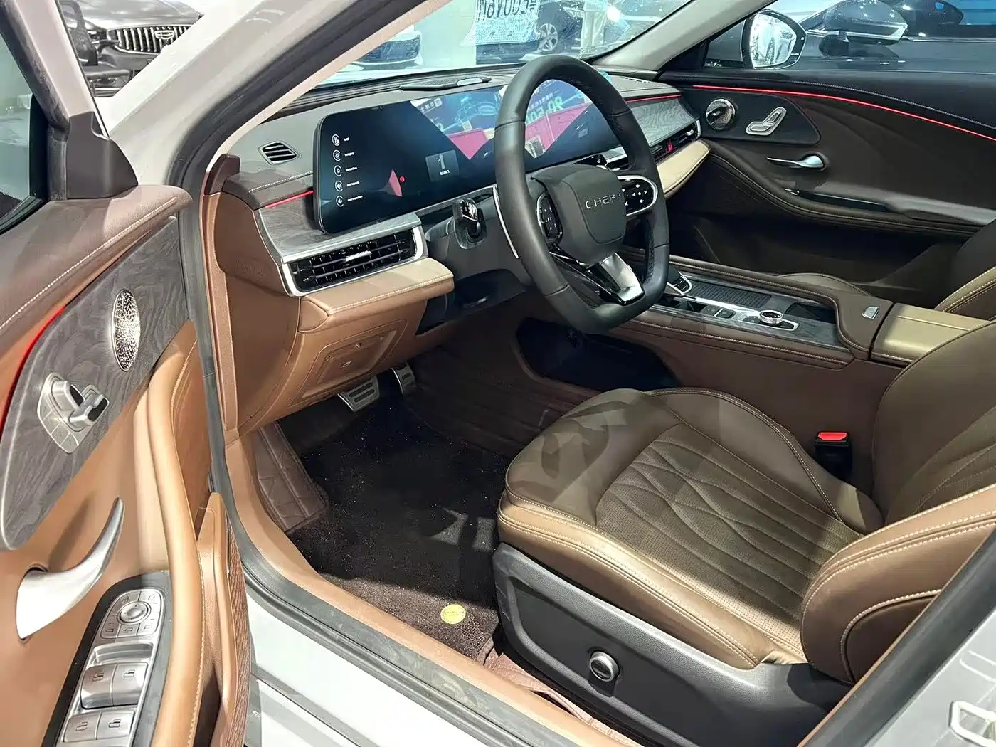 Chery Arrizo 8 2026 2025 Model 2.0T Automatic Royal+
