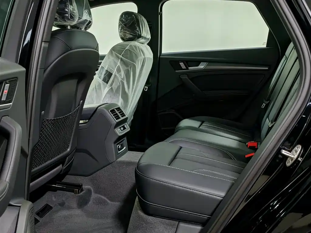 Audi Q5L 2025 Model Year Facelift 45th Anniversary Edition 45 TFSI Luxury Dynamic фото 6