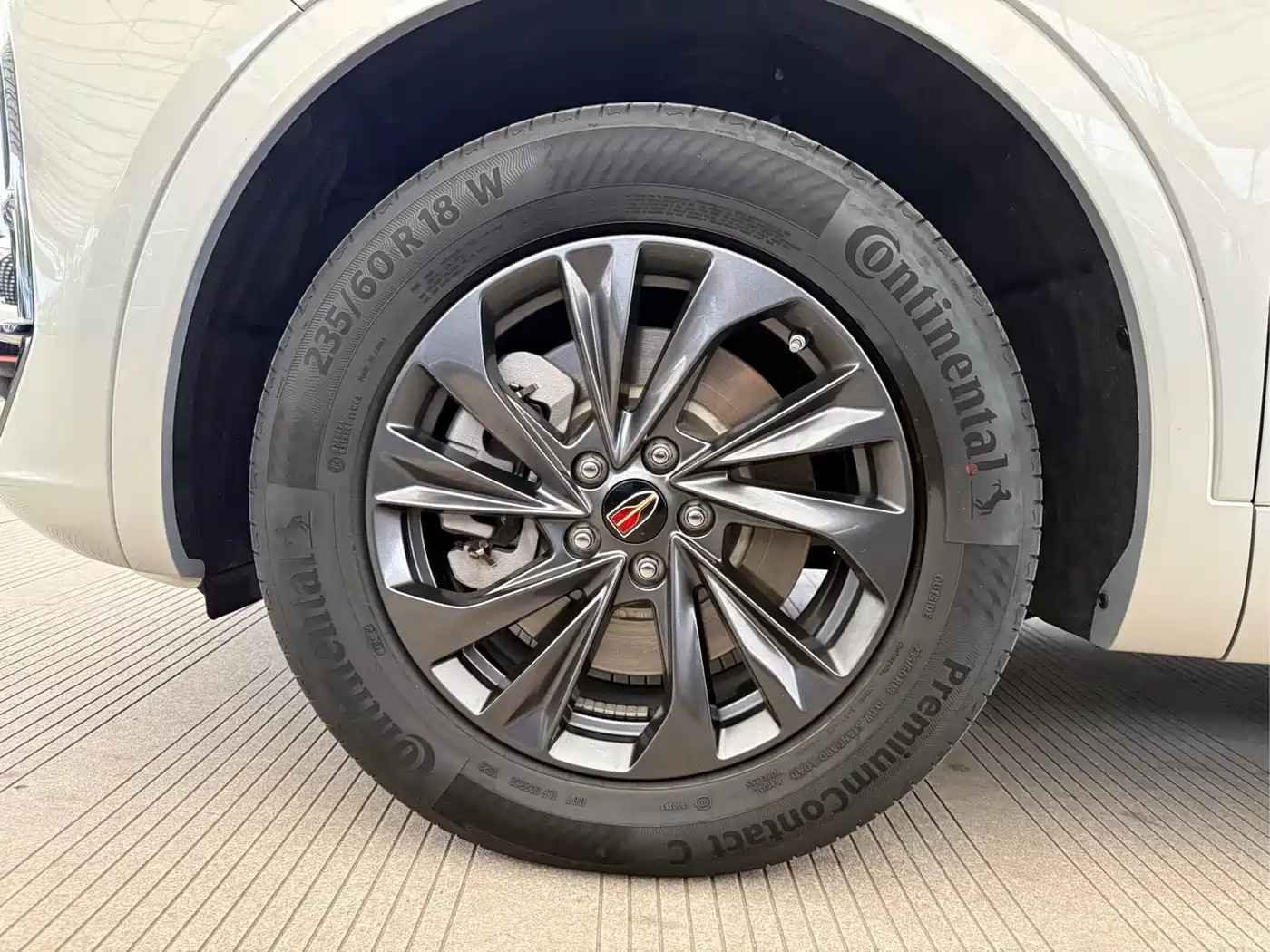 Hongqi HS5 2023 2.0T Flag Enjoy Pro Edition фото 8