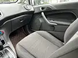 Фото 9 - Ford Fiesta