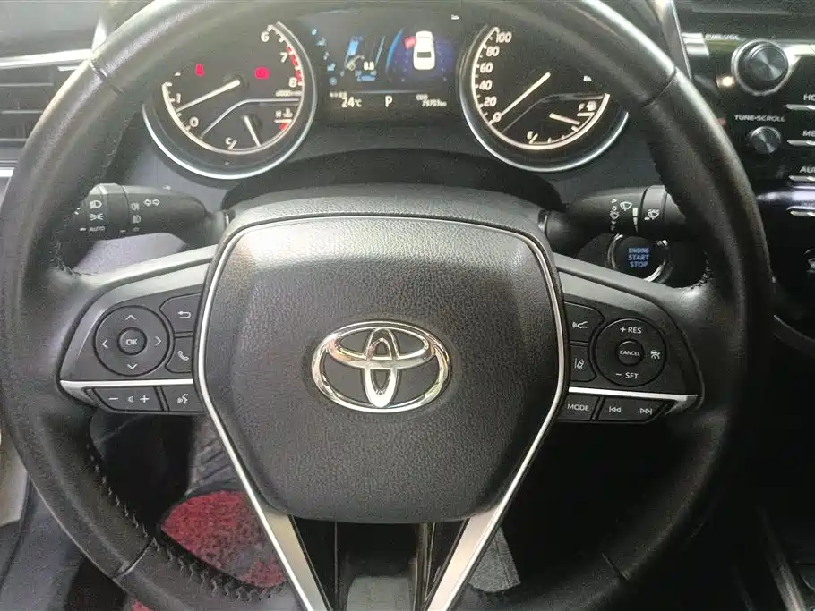 Toyota Camry 2018 2.5G Luxury Edition фото 15