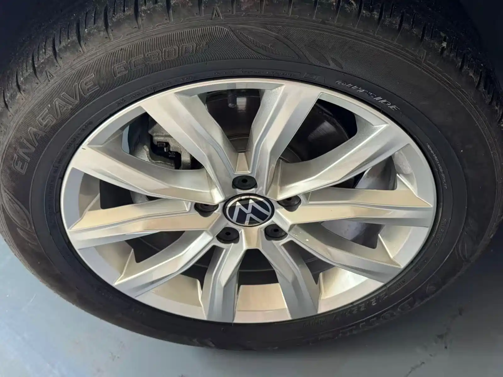 Фото 3 - Volkswagen T-ROC
