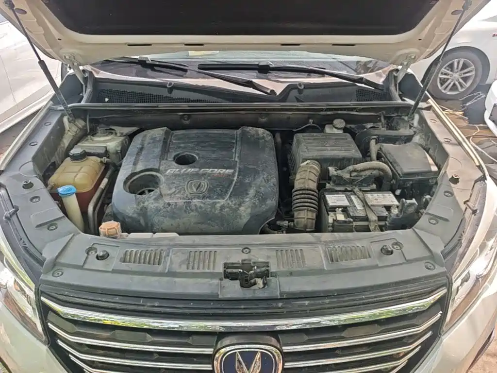 Фото 20 - Changan CS75
