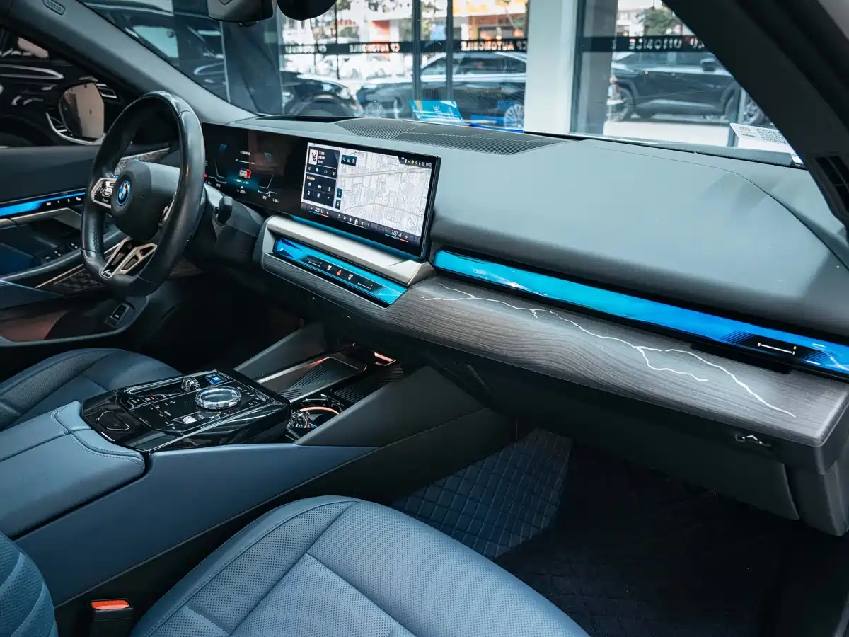 BMW i5 2024 eDrive 35L Premium Model M Sport Package фото 18