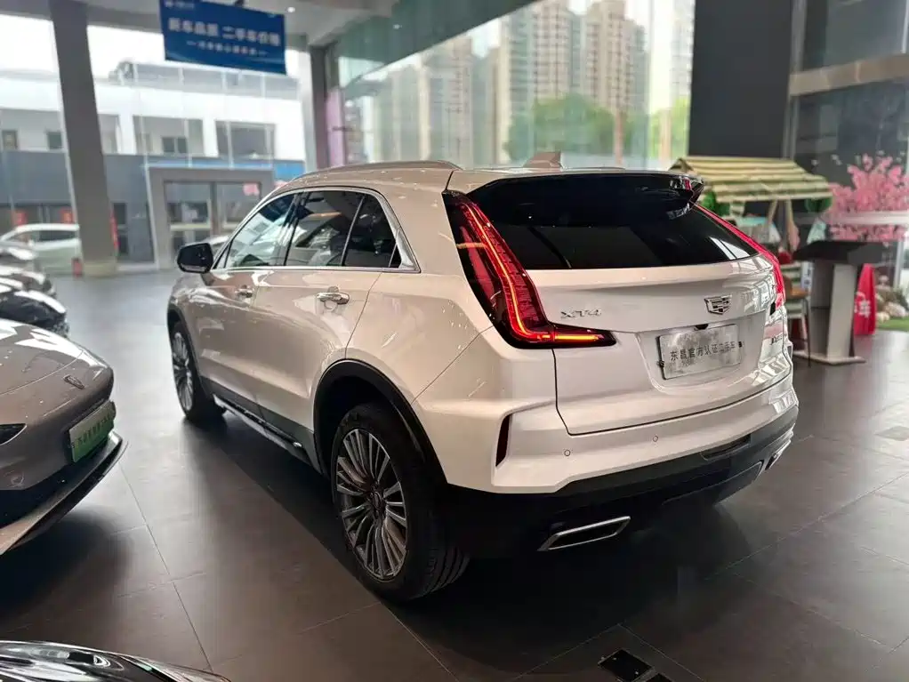 2025 Cadillac XT4