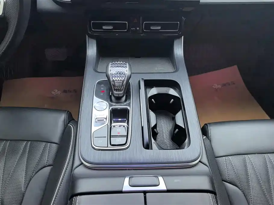 GAC Trumpchi Trumpchi GS8 2022 Pilot Series 2.0TGDI 4WD Luxury Smart Connect Edition (7-Seater) фото 16