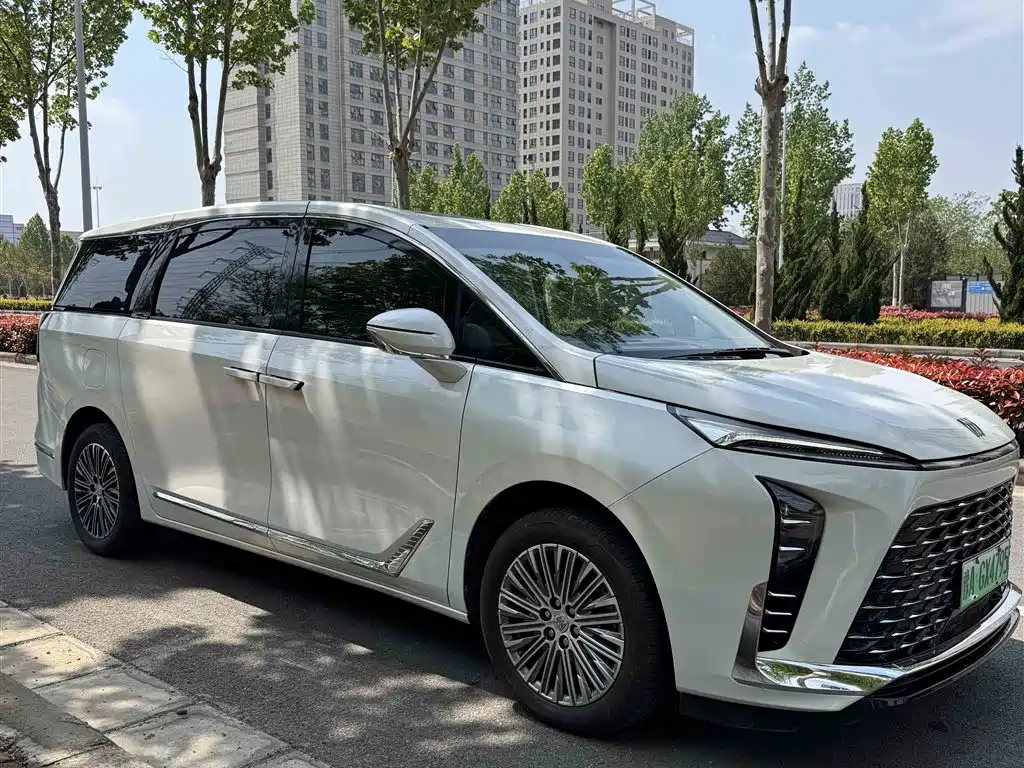 BUICK GL8 NEW ENERGY