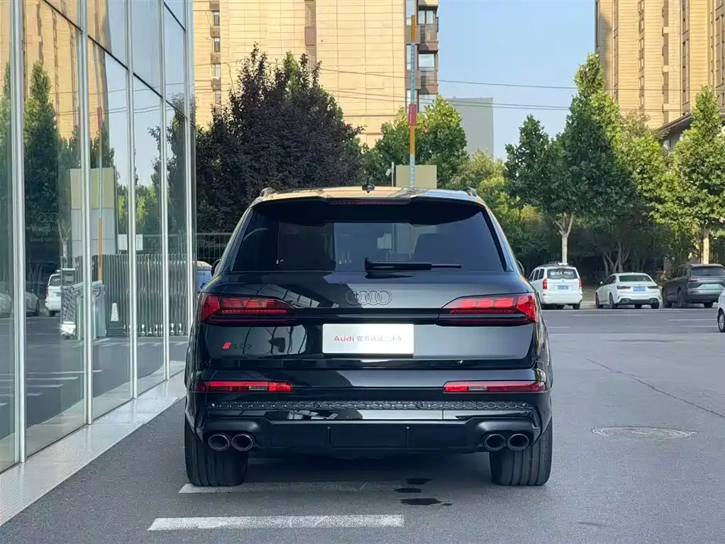 Audi SQ7 2026 2024 4.0 TFSI