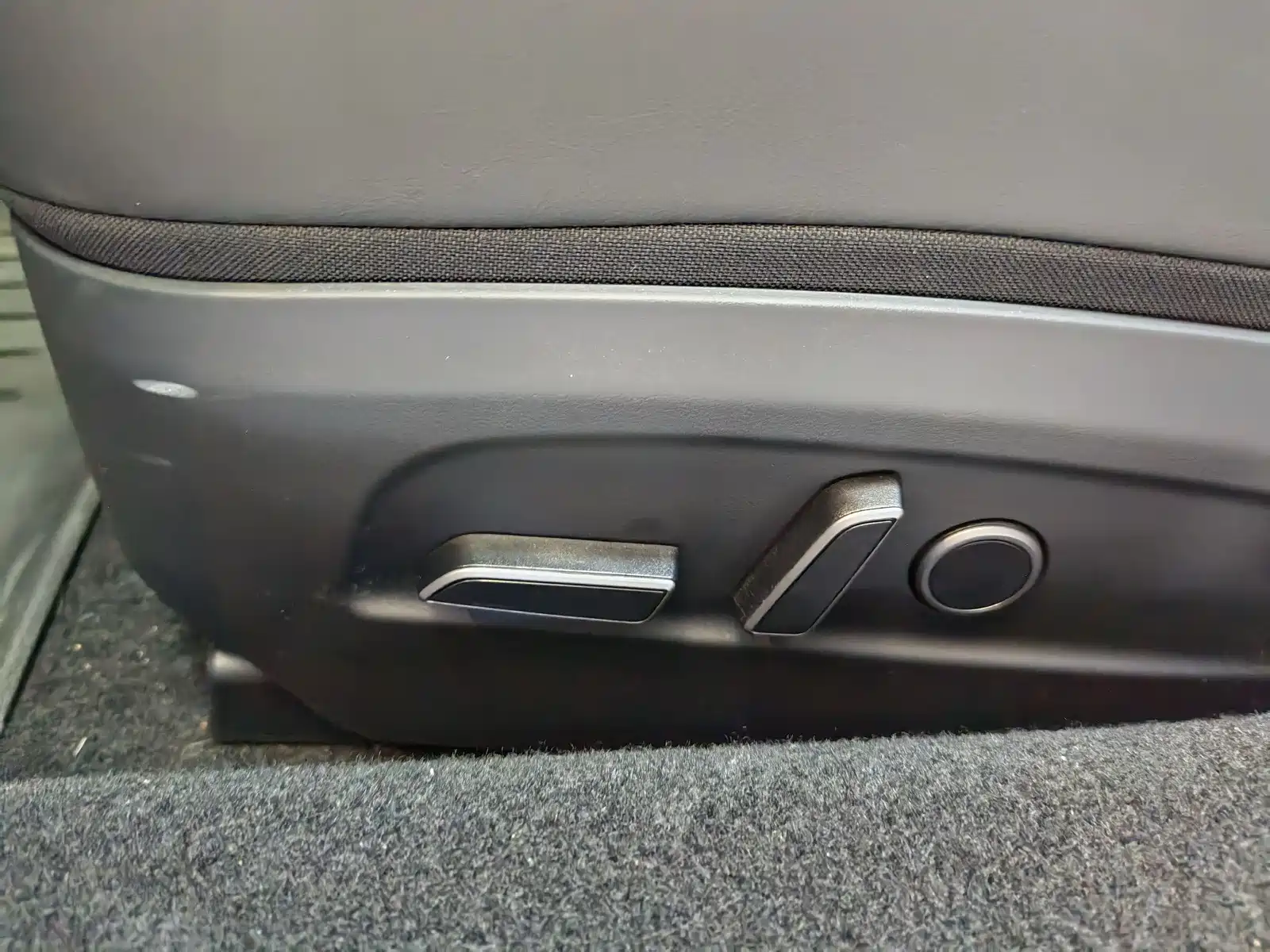Фото 13 - Tesla Model 3