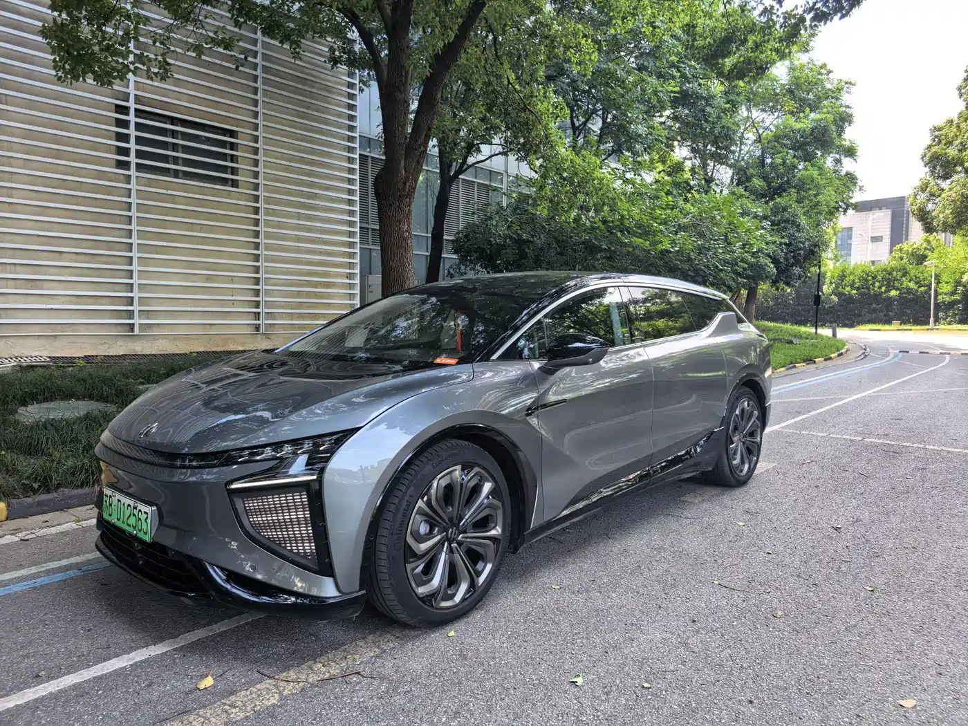HiPhi X 2021 Founder Edition 6-Seater