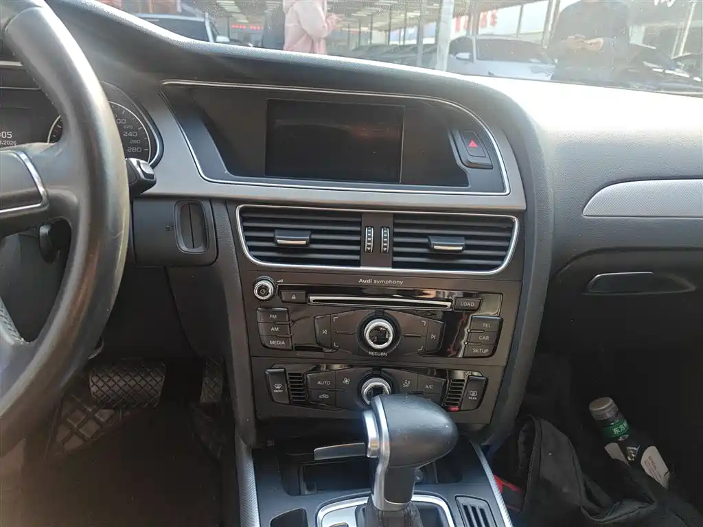 Audi A4L 2016 30 TFSI Automatic Comfort фото 13