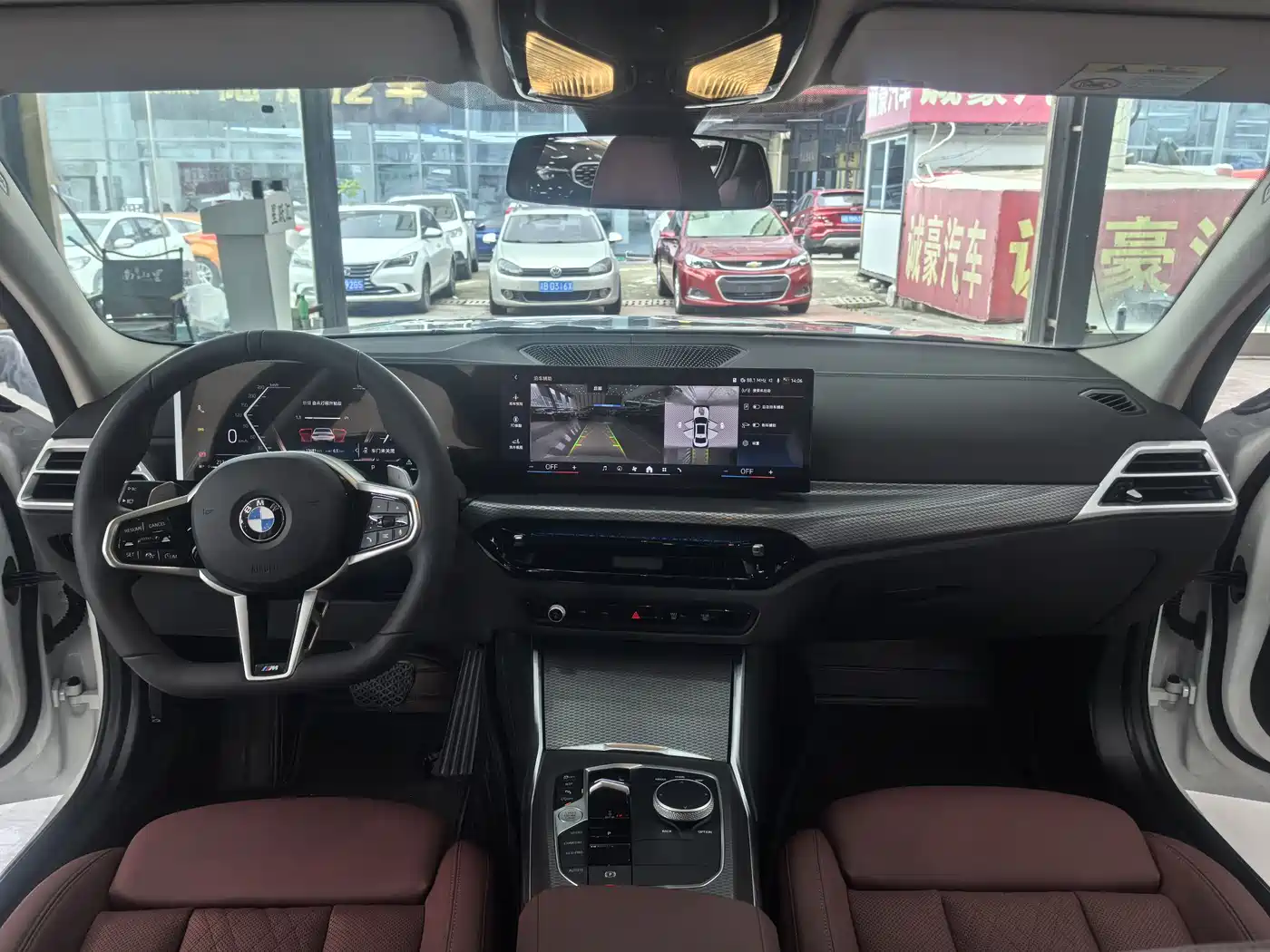BMW 3 Series 2025 330Li M Sport Night Edition фото 10