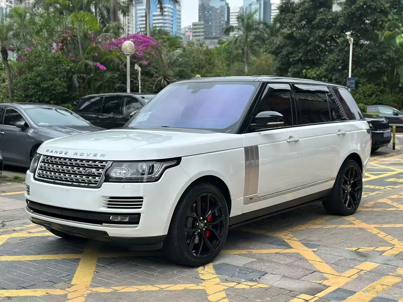 Land Rover Range Rover 2016 5.0 SC V8 AB Ultimate Autobiography LWB