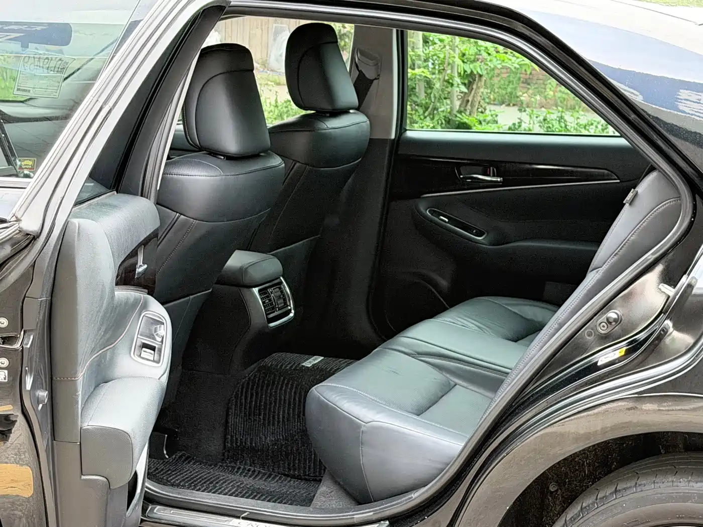 Фото 8 - Toyota Crown