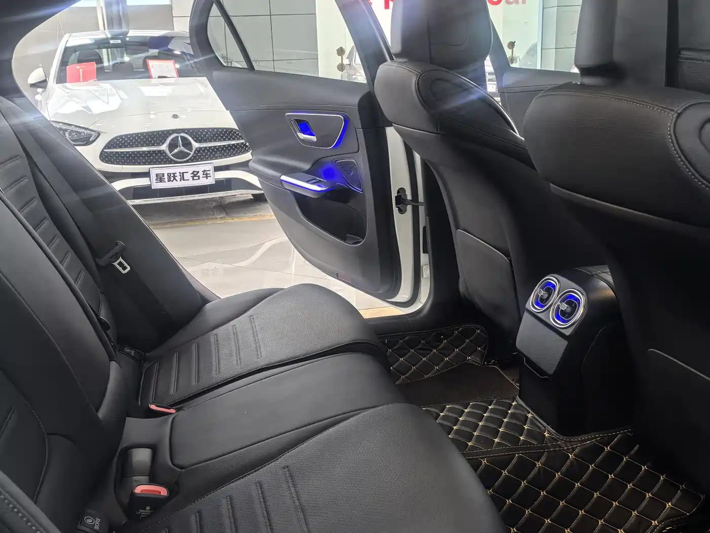 Mercedes-Benz C-Class 2024 Second Facelift C 260 L Sport фото 13
