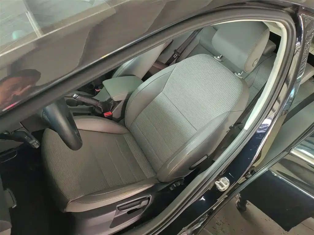 Škoda Octavia 2015 1.6L Automatic逸杰版 фото 11