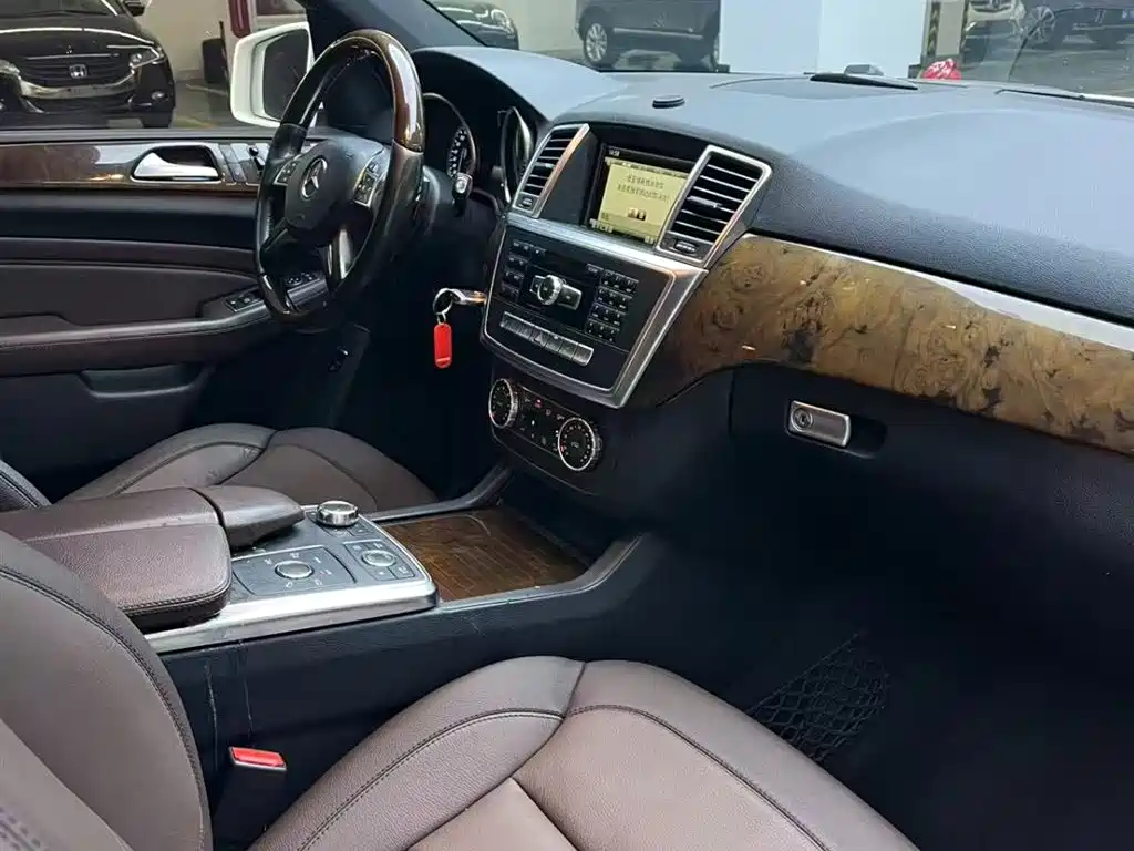 Mercedes-Benz M-Class 2014 ML 400 4MATIC Luxury фото 8