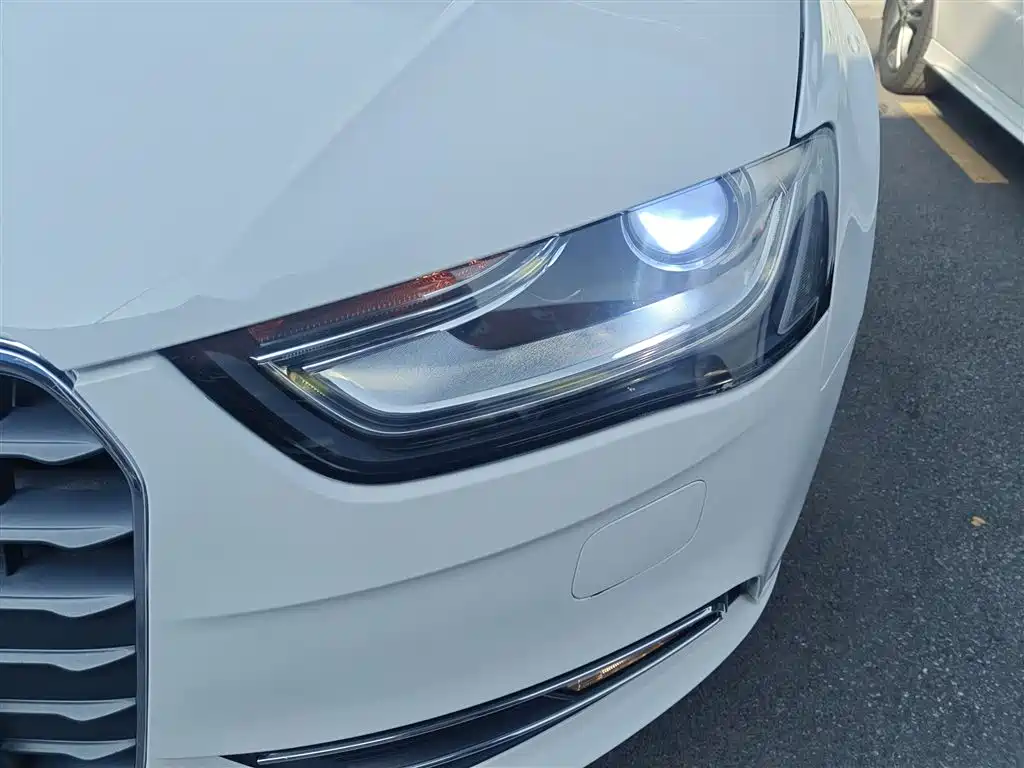 Audi A4L 2016 30 TFSI Automatic Comfort фото 24