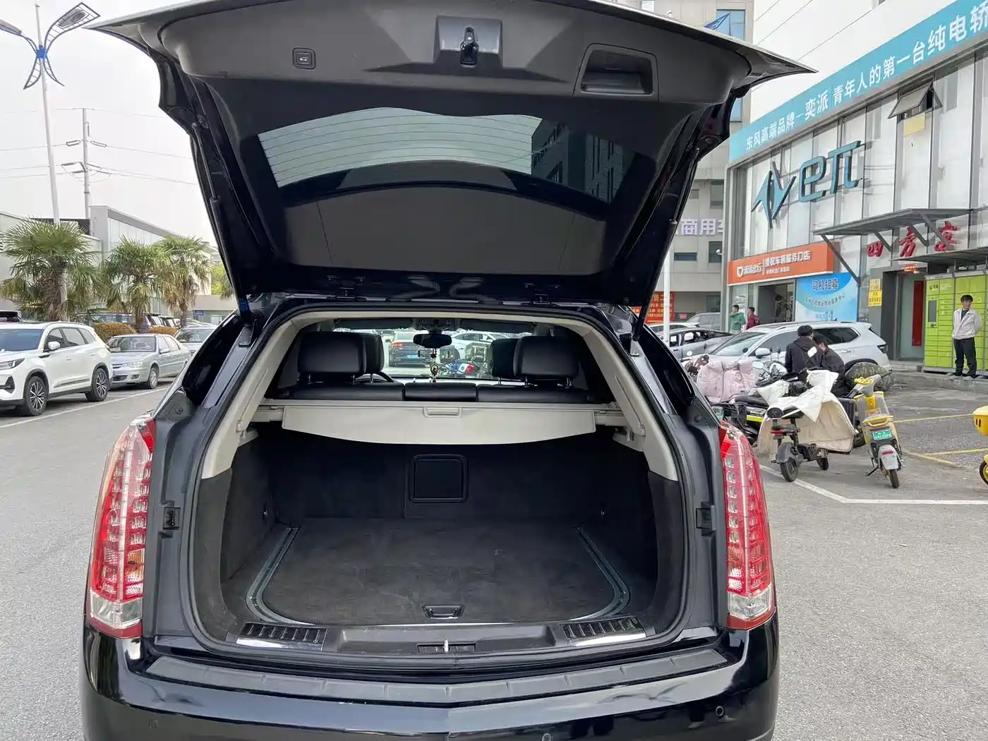 Фото 16 - Cadillac SRX