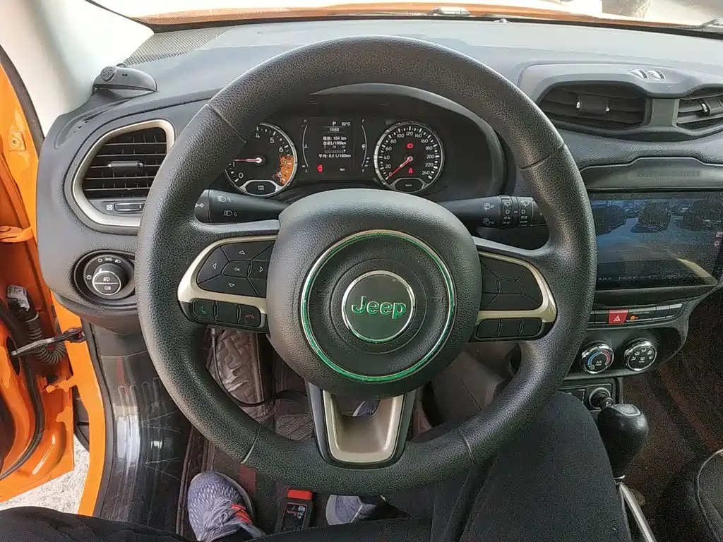 Jeep Renegade 2018 2017 180T Automatic Kinetic Edition+