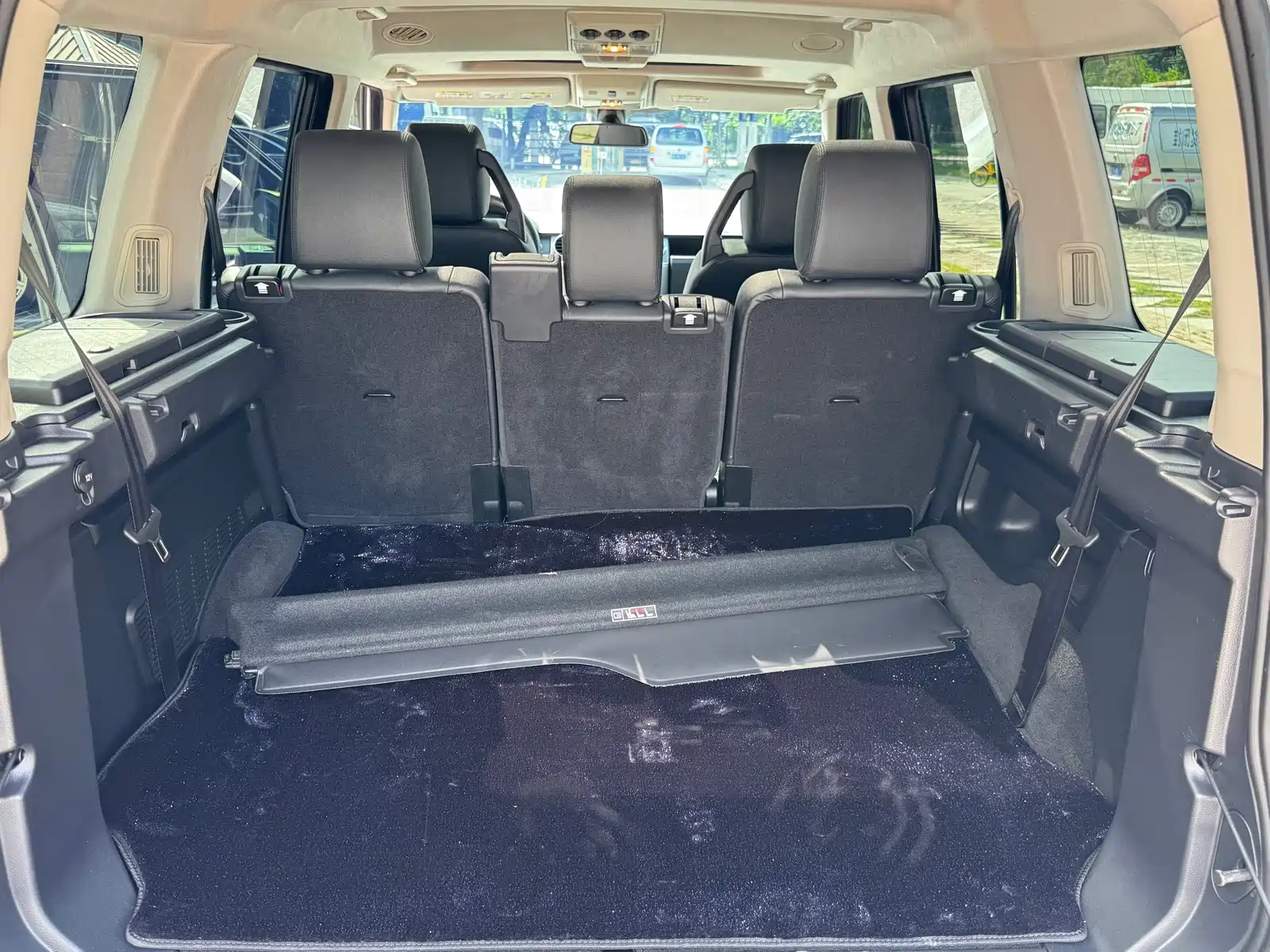 Photo 8 - Land Rover Discovery