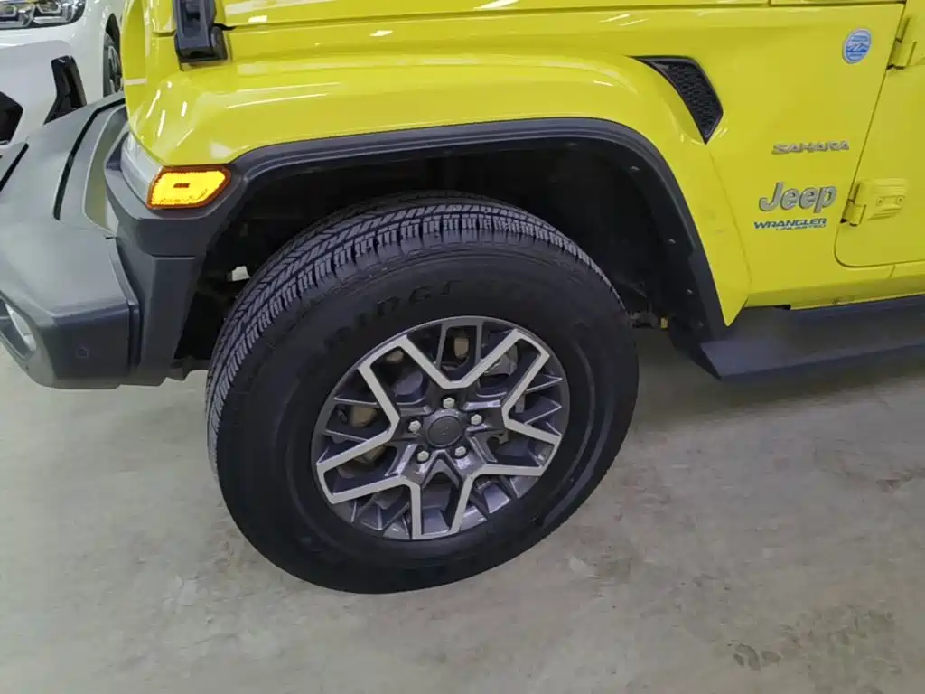 Jeep Wrangler 4xe 2024 2022 4-Door 2.0T 4xe Sahara Fluorescent Yellow Limited Edition