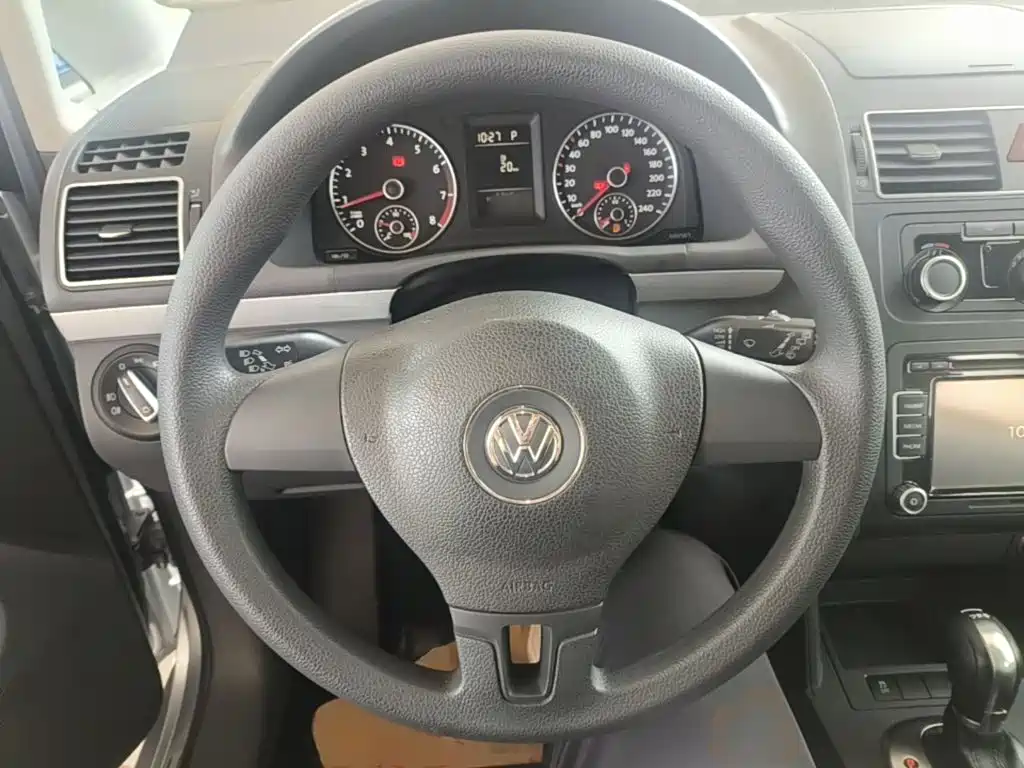 Volkswagen Touran 2016 2015 1.4T DSG Comfort Edition 5-seater