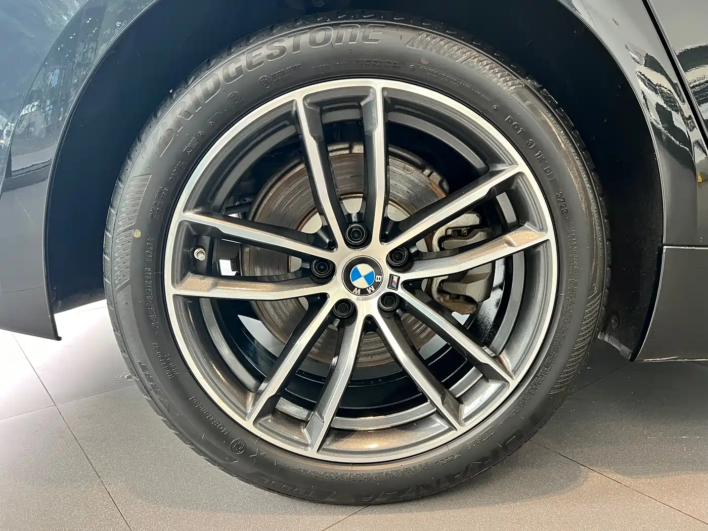 BMW 5 Series 2021 525Li M Sport Package фото 10