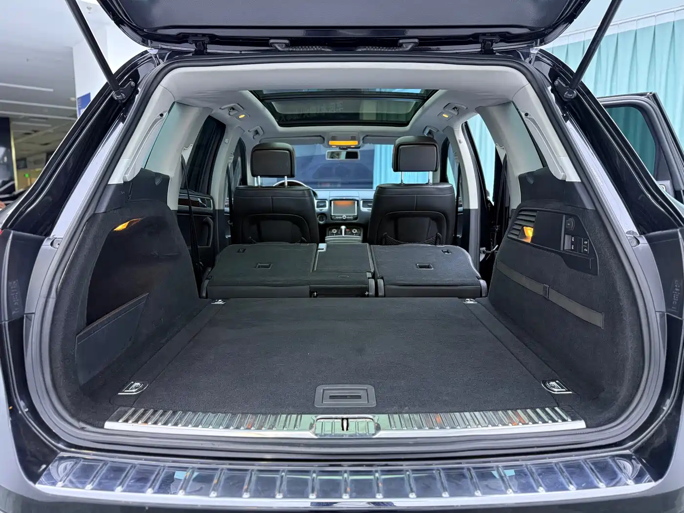 Volkswagen Touareg 2011 3.0TSI Premium фото 10